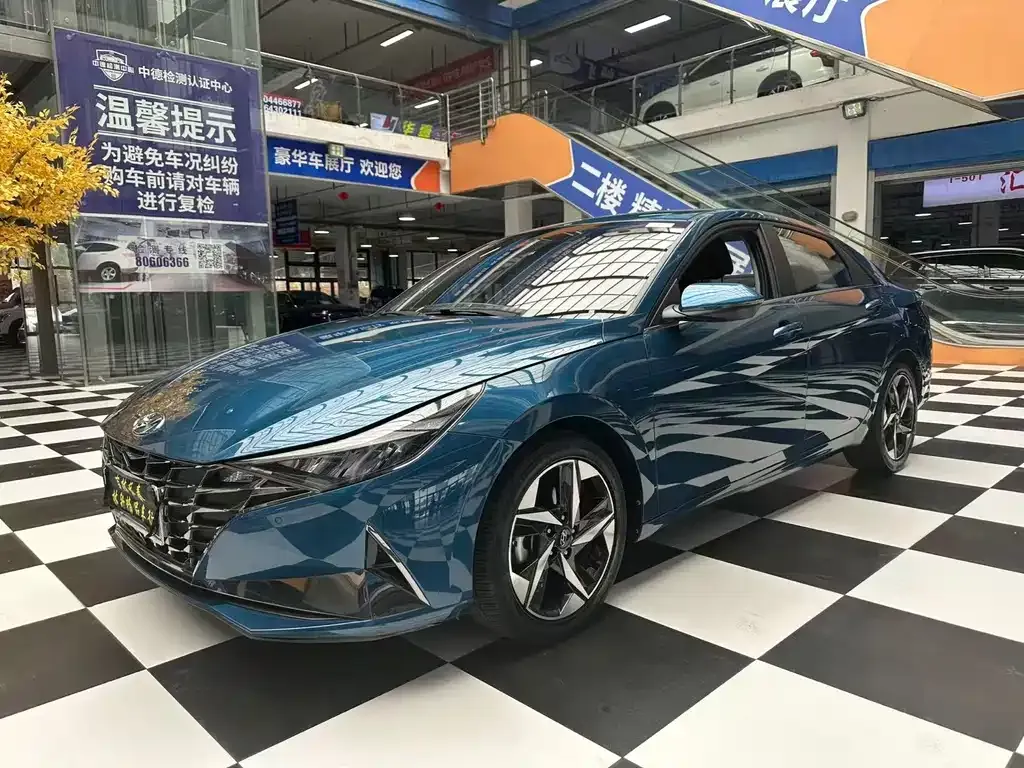 Hyundai Elantra 2022 из CN, фото 1