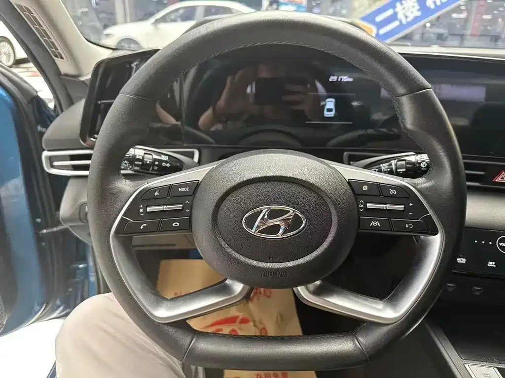 Hyundai Elantra 2022 из CN, фото 9