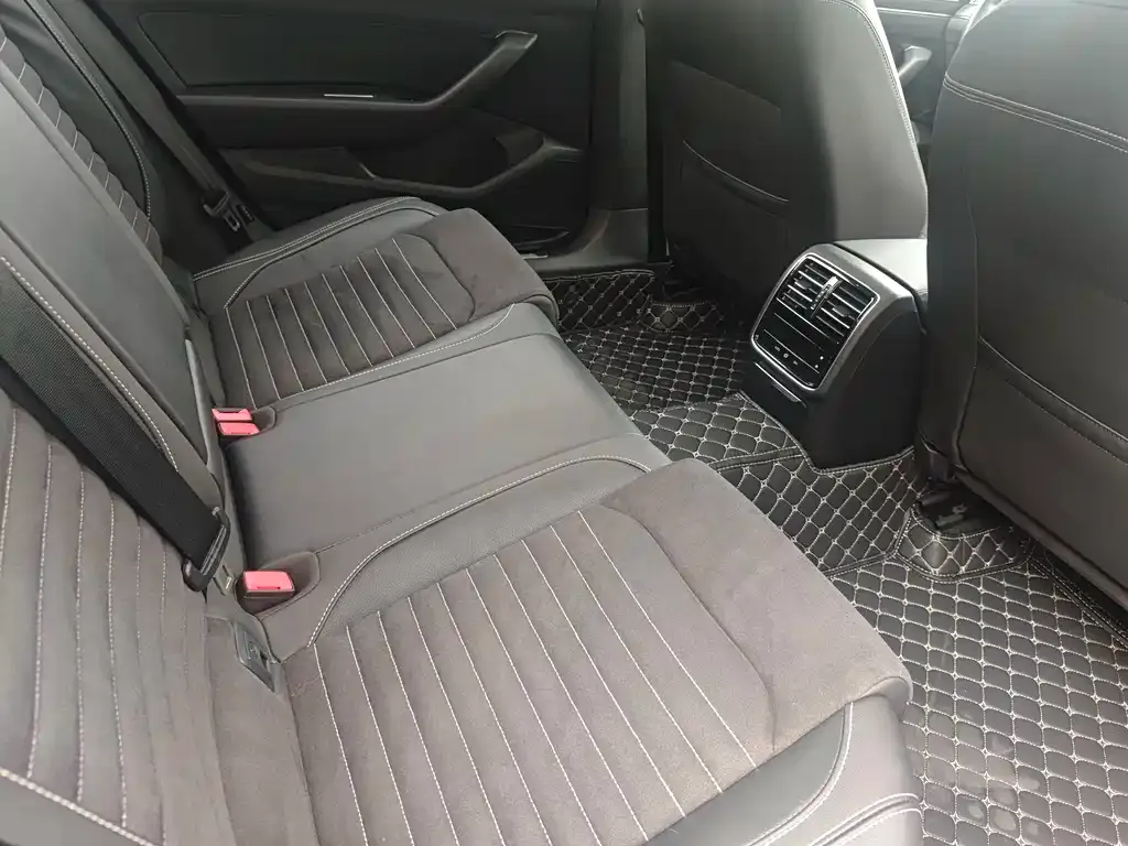 Volkswagen Magotan 2022 из CN, фото 3