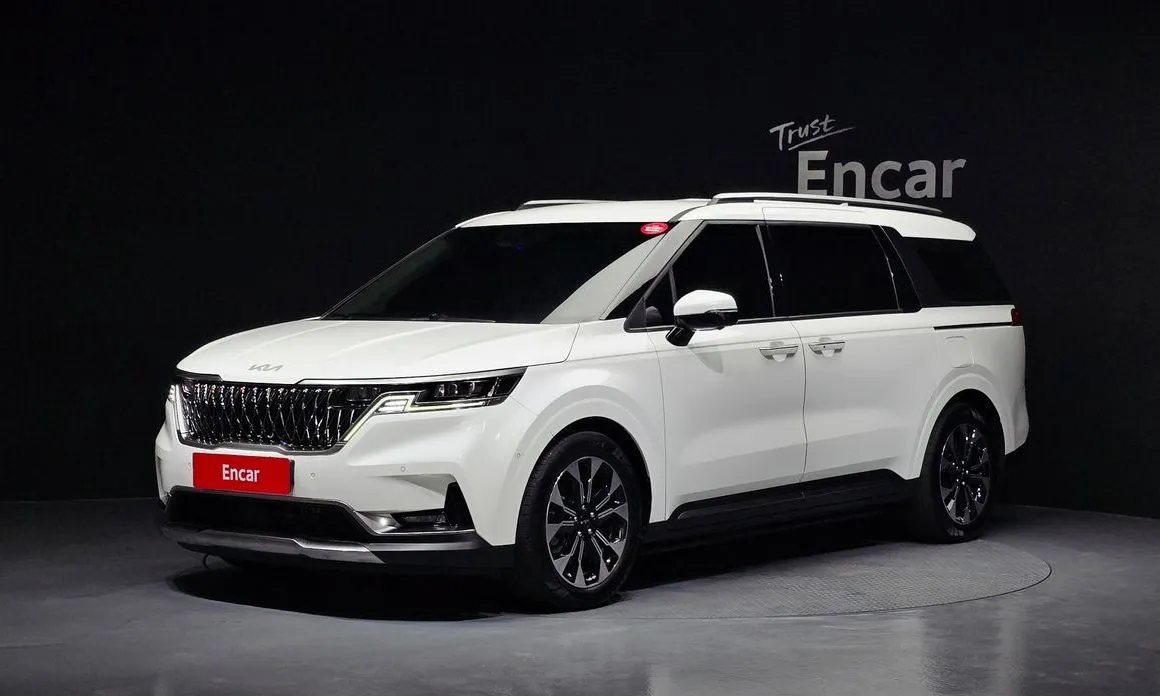 Kia Carnival — фото 1