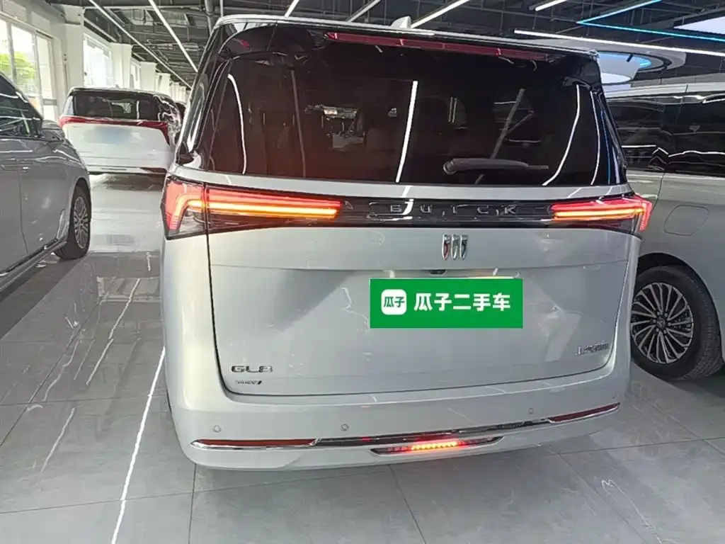Buick GL8 Hybrid — фото 8