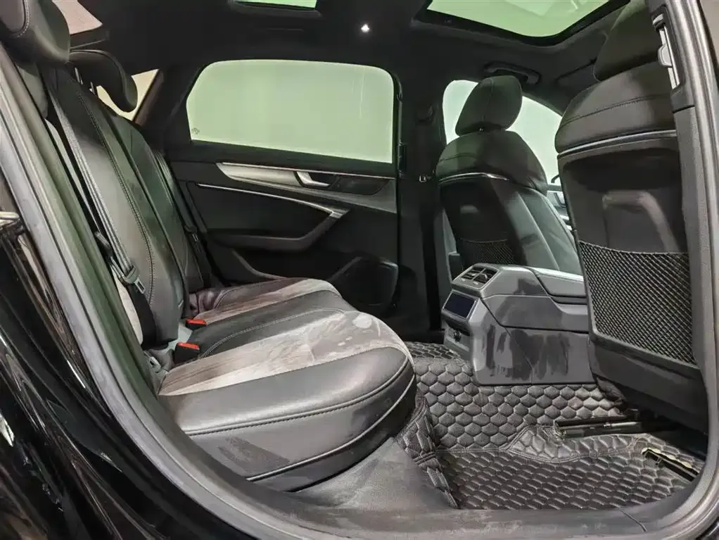 Audi A6L 2021 из CN, фото 6