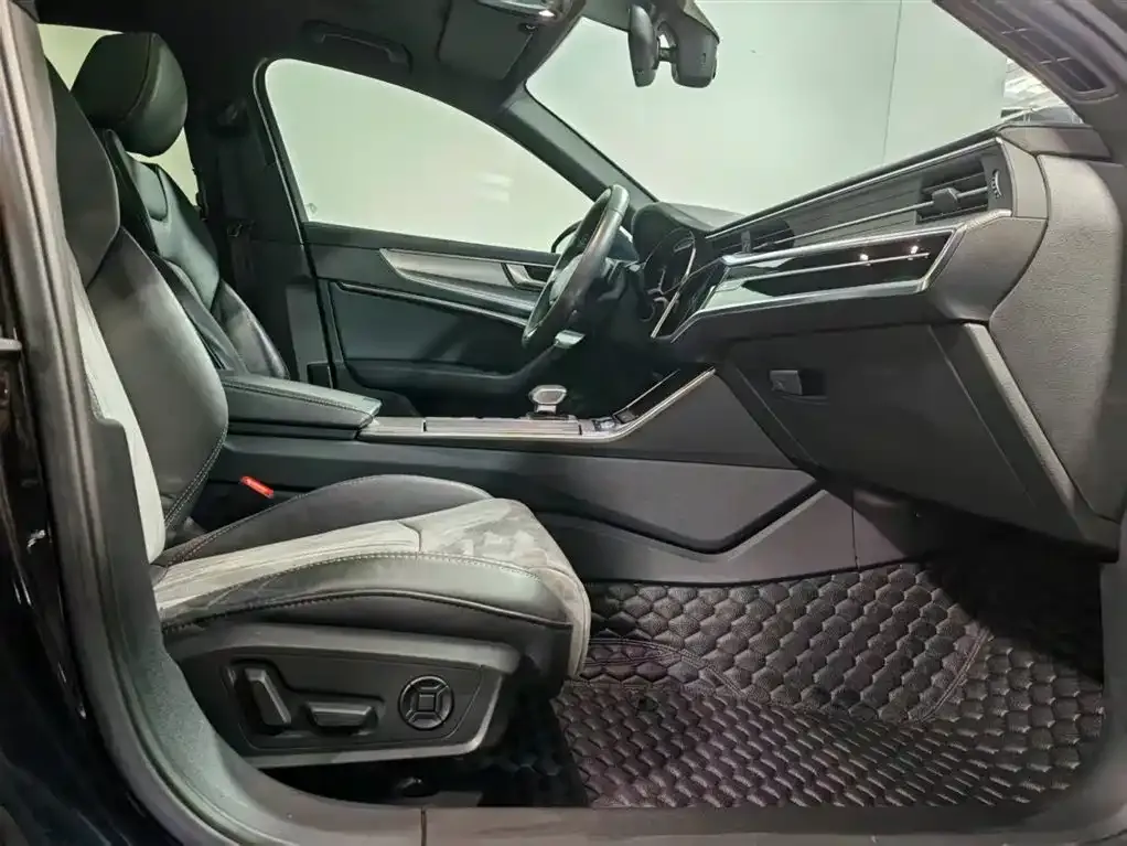 Audi A6L 2021 из CN, фото 3