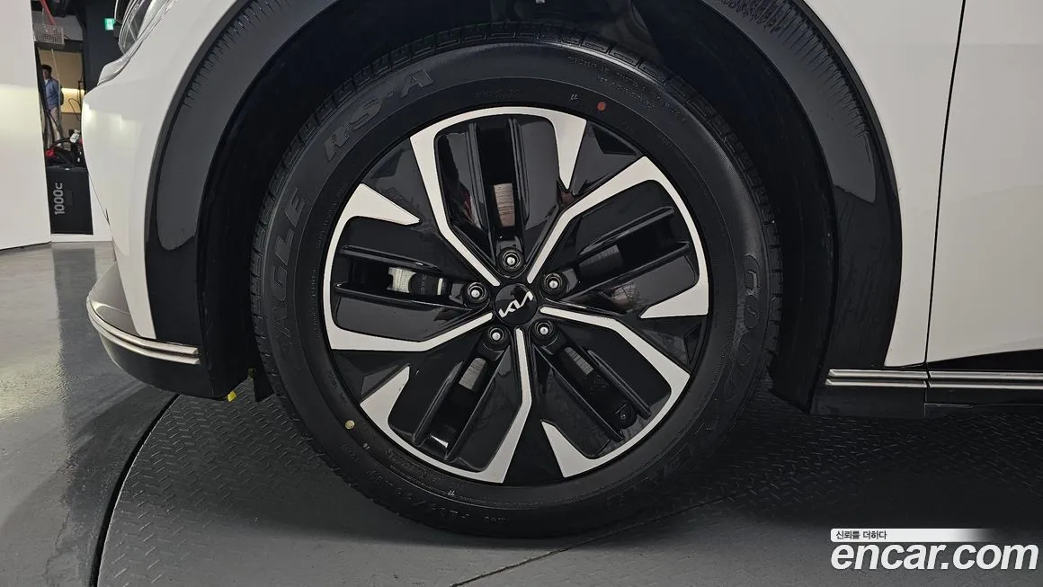 Kia EV6 — фото 10