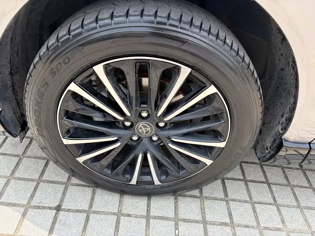 Toyota Venza 2023 из CN, фото 9