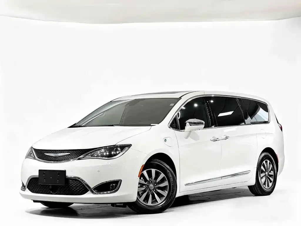 Chrysler Grand Voyager PHEV (Import)