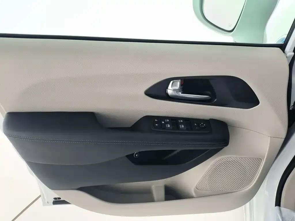 Chrysler Grand Voyager PHEV (Import) 2025 из CN, фото 9
