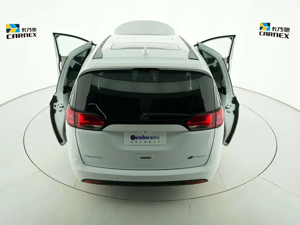 Chrysler Grand Voyager PHEV (Import) 2025 из CN, фото 7