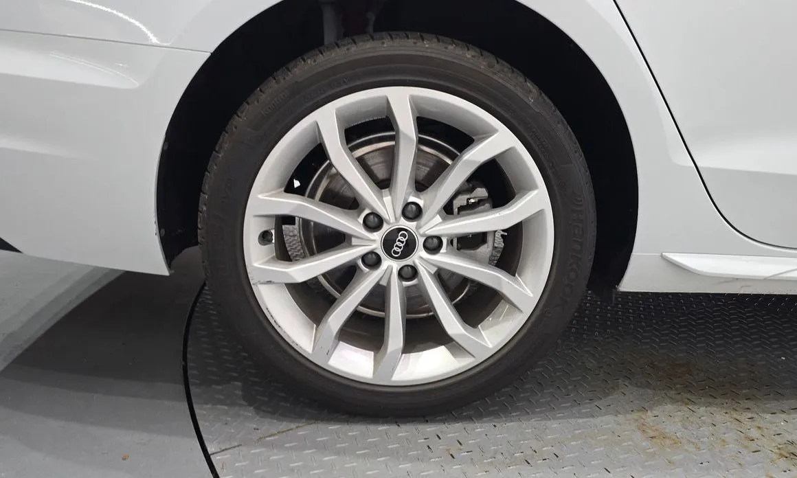 Audi A4 2023 из KR, фото 9