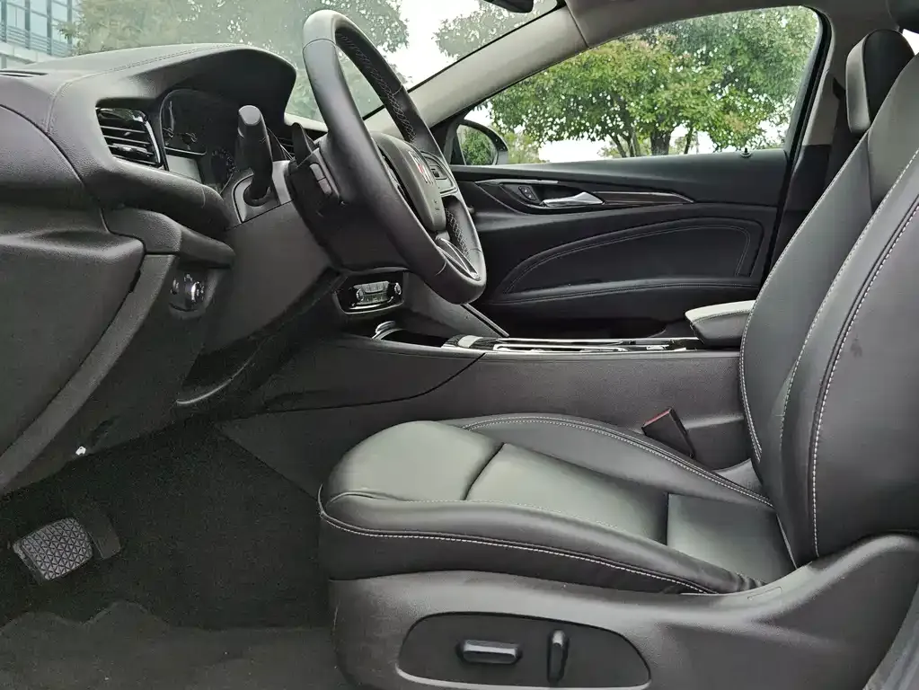 Buick Regal 2023 из CN, фото 3