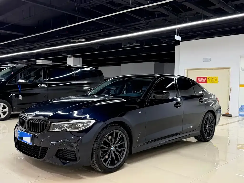 BMW 3 Series 2021 из CN, фото 1