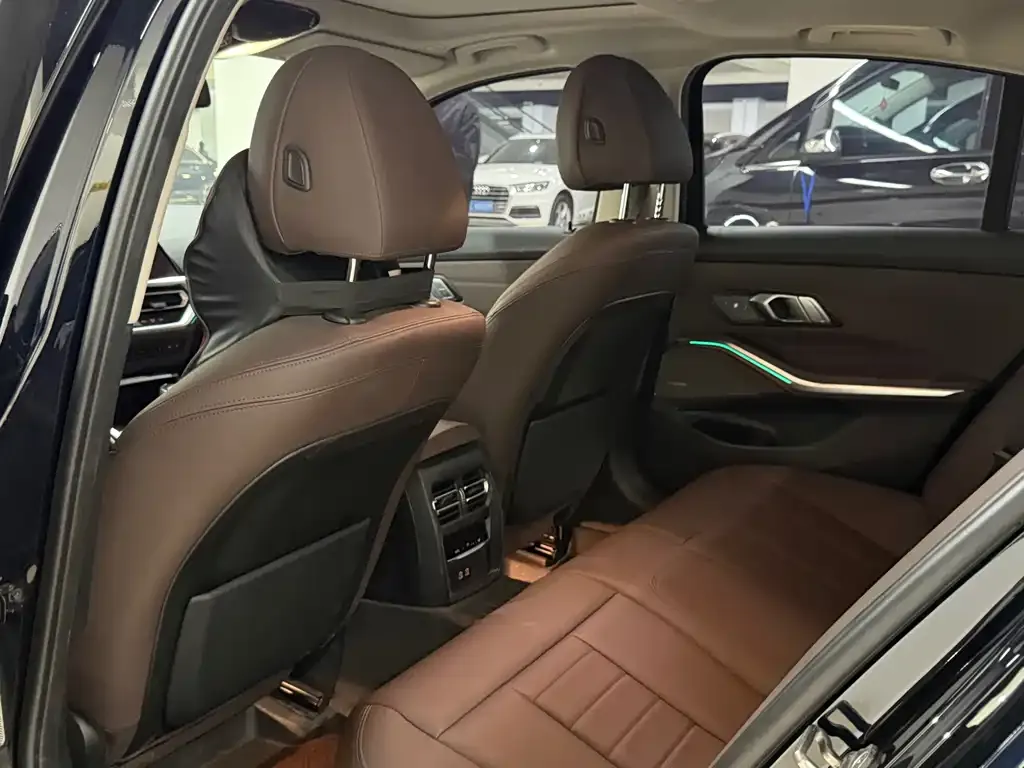 BMW 3 Series 2021 из CN, фото 2