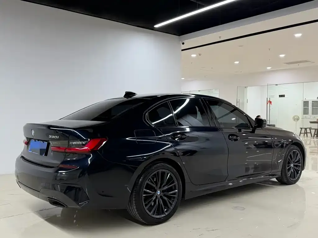 BMW 3 Series 2021 из CN, фото 9