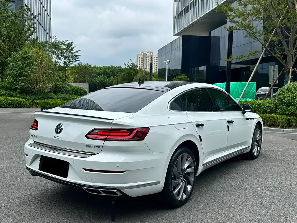 Volkswagen CC 2024 из CN, фото 10