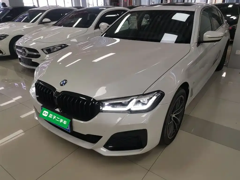BMW 5 Series — фото 1