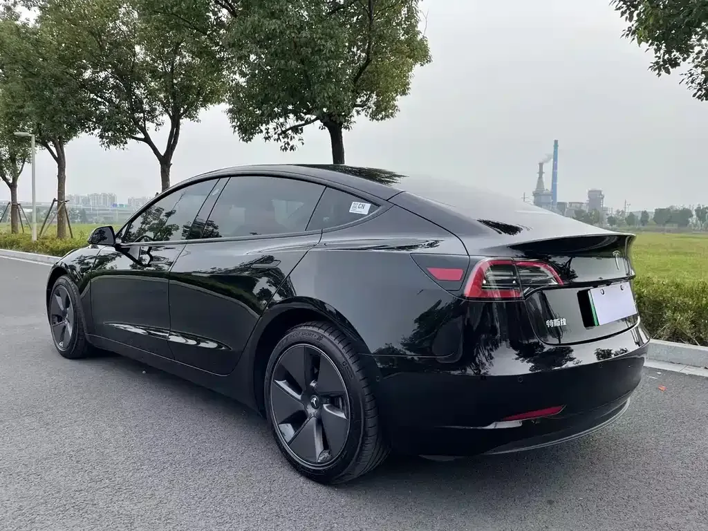 Tesla Model 3 — фото 5