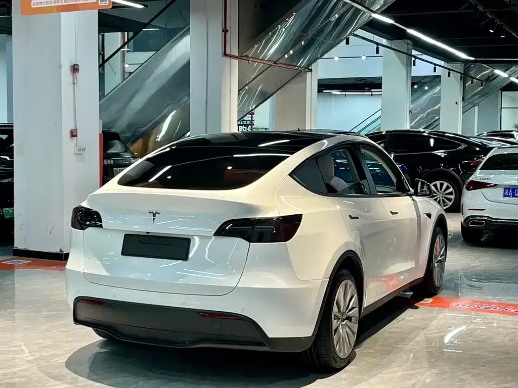 Tesla Model Y 2023 из CN, фото 7