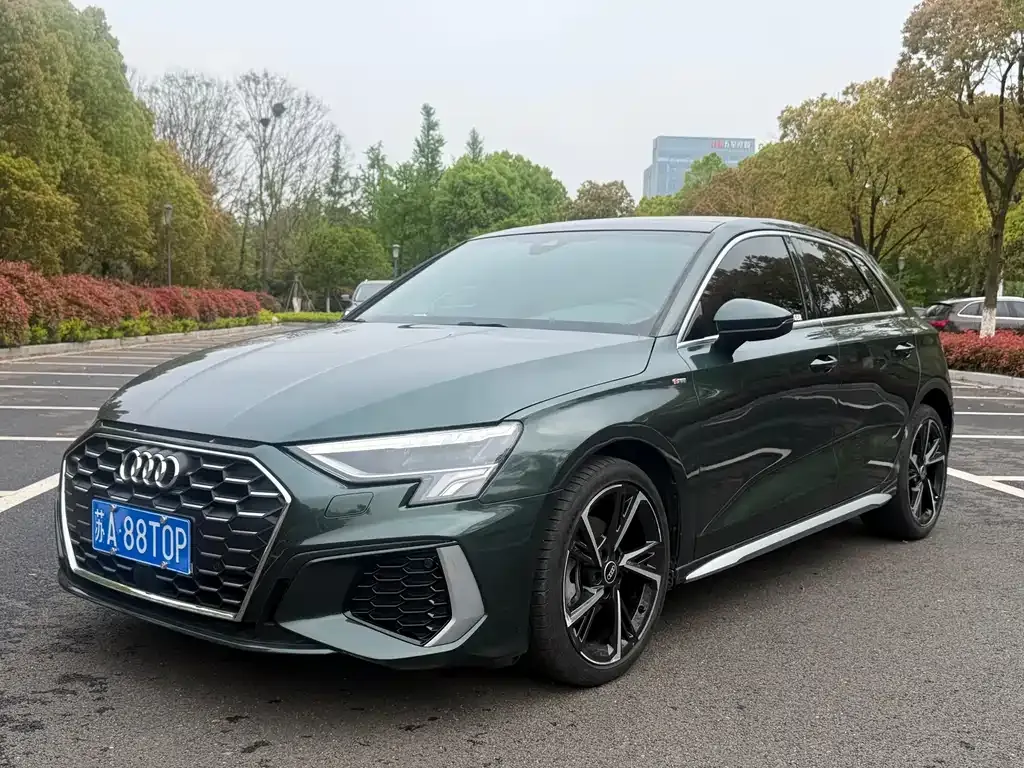 Audi A3 — фото 1