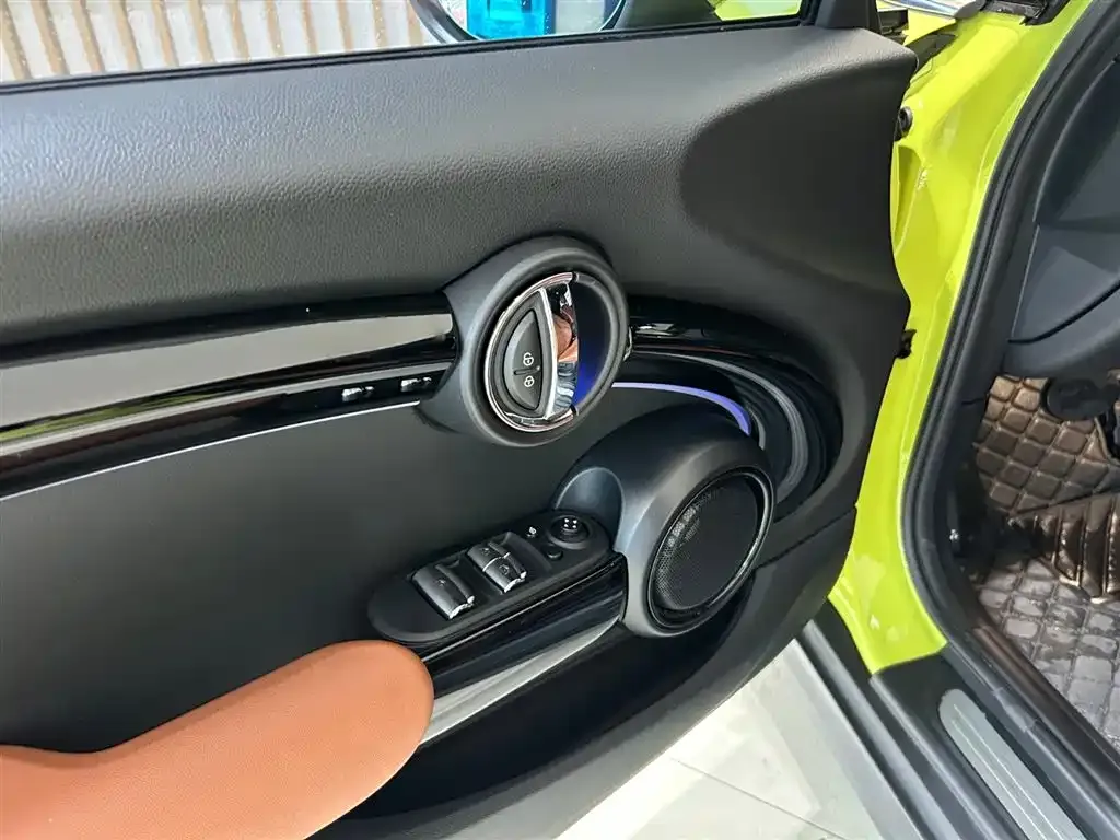 MINI Cooper (3-door) 2023 из CN, фото 6