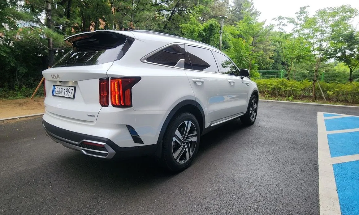 Kia Sorento — фото 8
