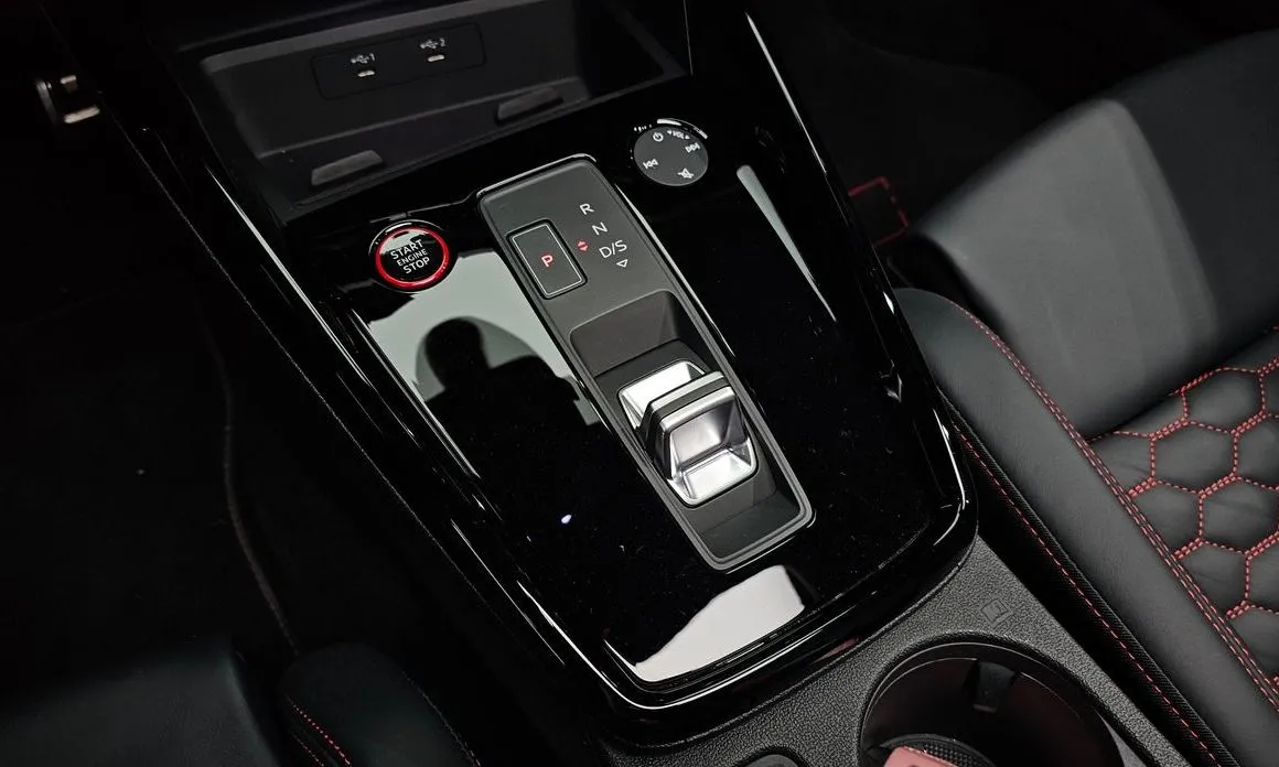 Audi RS3 2023 из KR, фото 8