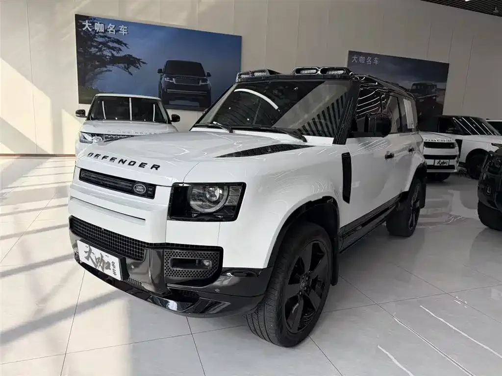 Land Rover Defender — фото 1