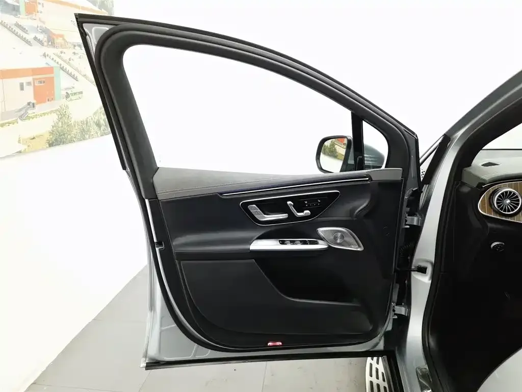Mercedes-Benz EQE SUV 2023 из CN, фото 6