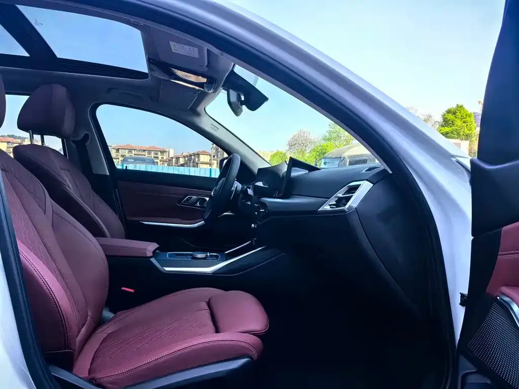 BMW 3 Series 2025 из CN, фото 6