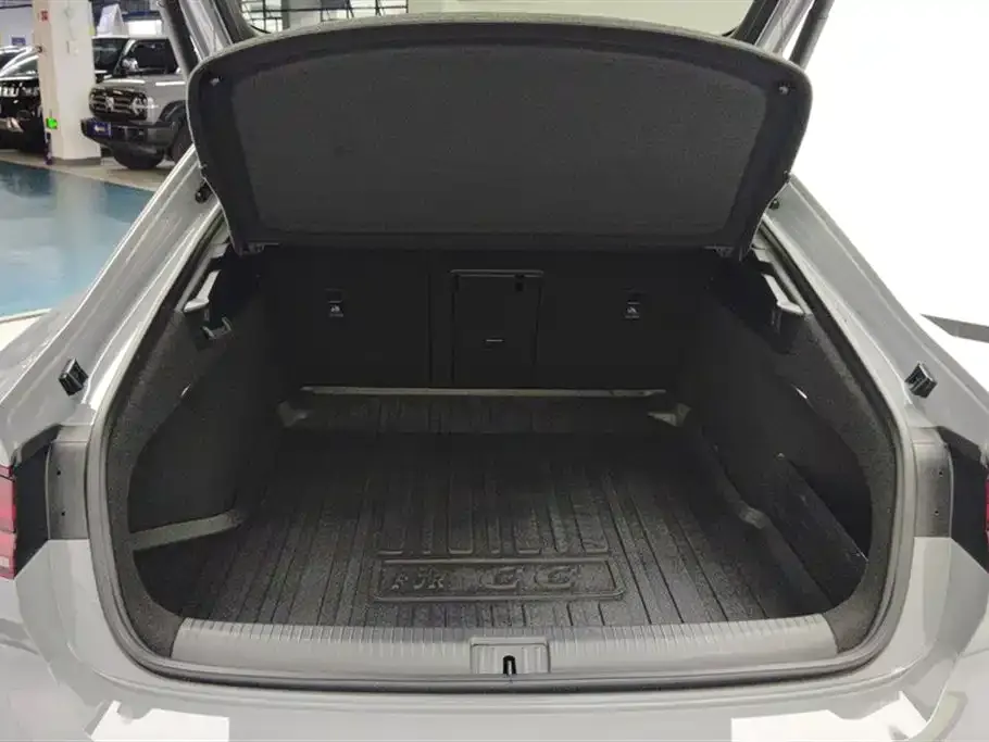 Volkswagen CC 2025 из CN, фото 3