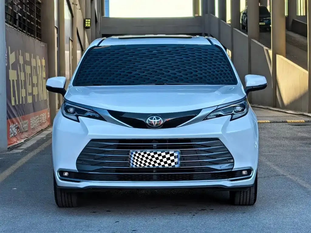 Toyota Sienna 2025 из CN, фото 7