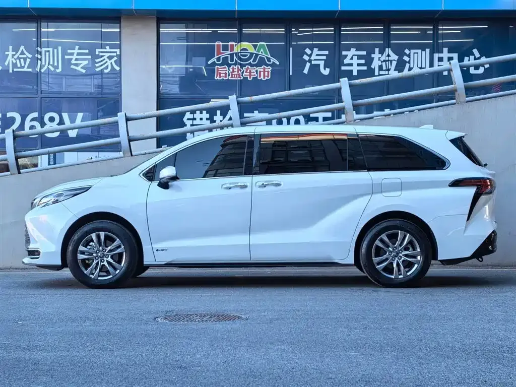 Toyota Sienna 2025 из CN, фото 6