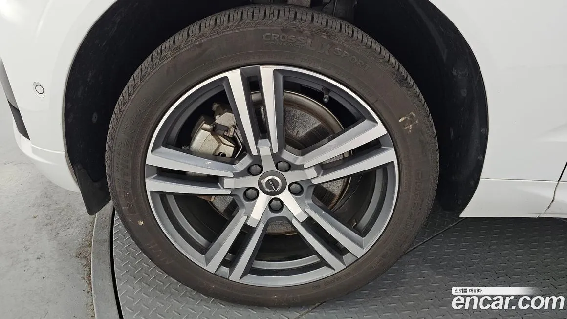 Volvo XC60 2021 из KR, фото 9