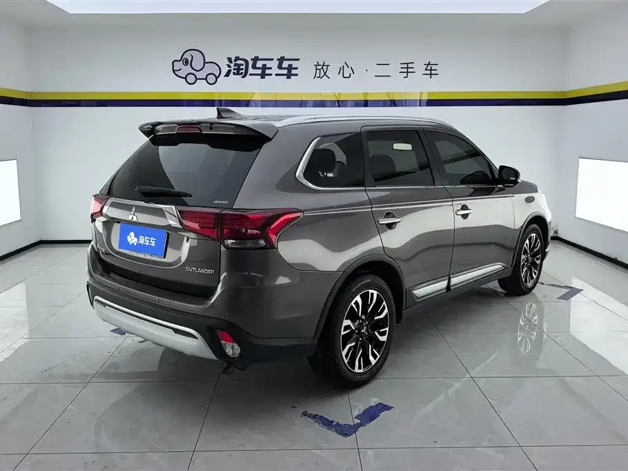 Mitsubishi Outlander 2021 из CN, фото 7