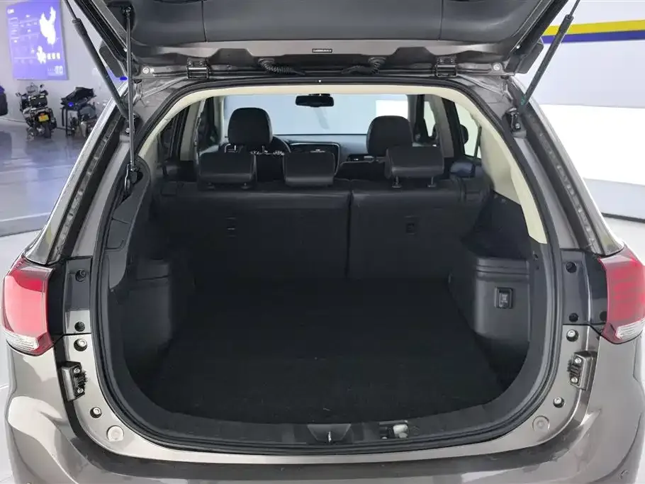 Mitsubishi Outlander 2021 из CN, фото 4