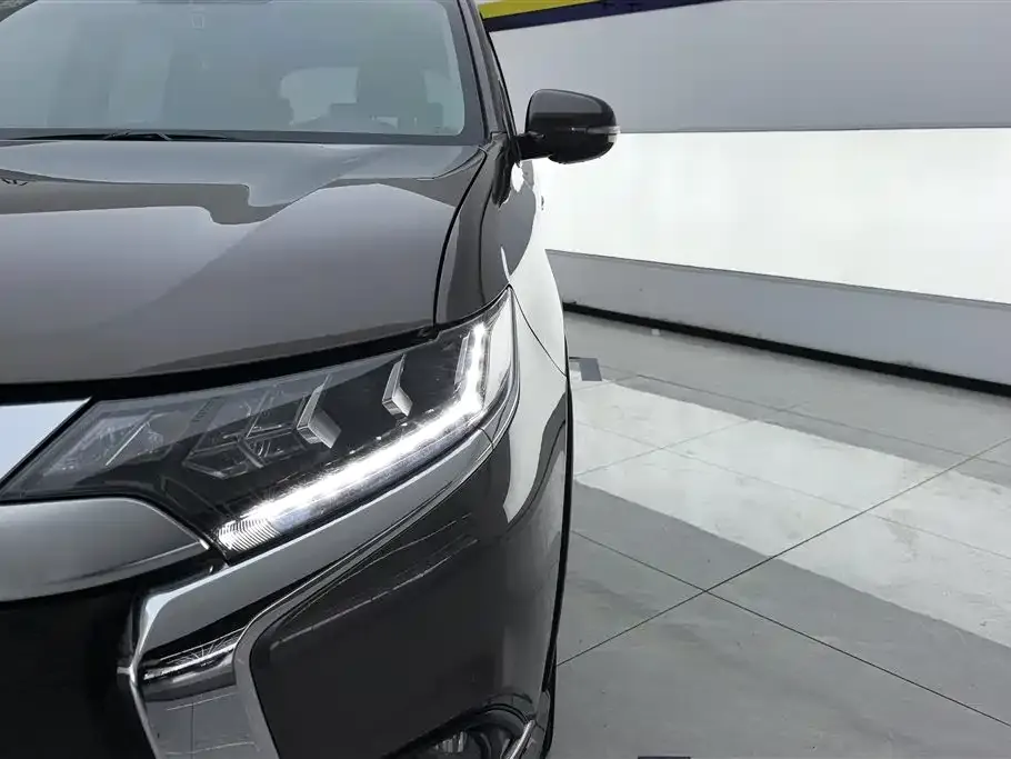 Mitsubishi Outlander 2021 из CN, фото 9