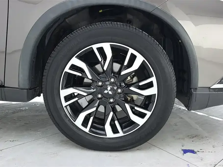 Mitsubishi Outlander 2021 из CN, фото 2