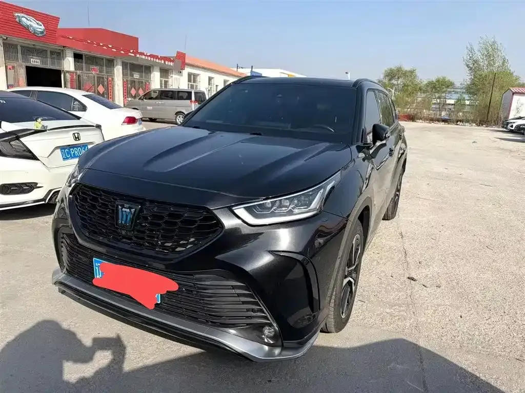 Toyota Crown Kluger 2022 из CN, фото 1