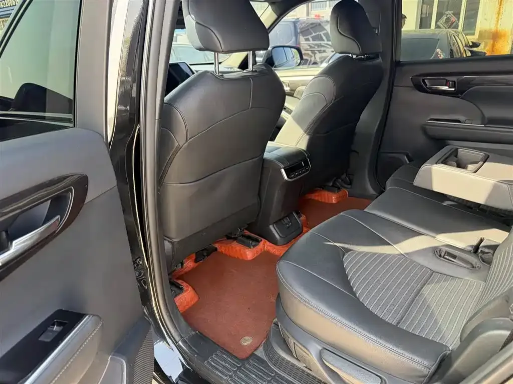 Toyota Crown Kluger 2022 из CN, фото 5