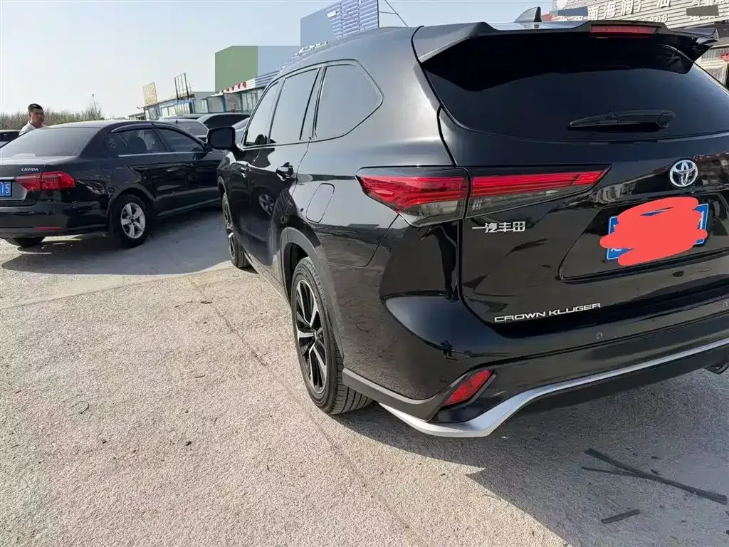 Toyota Crown Kluger 2022 из CN, фото 9