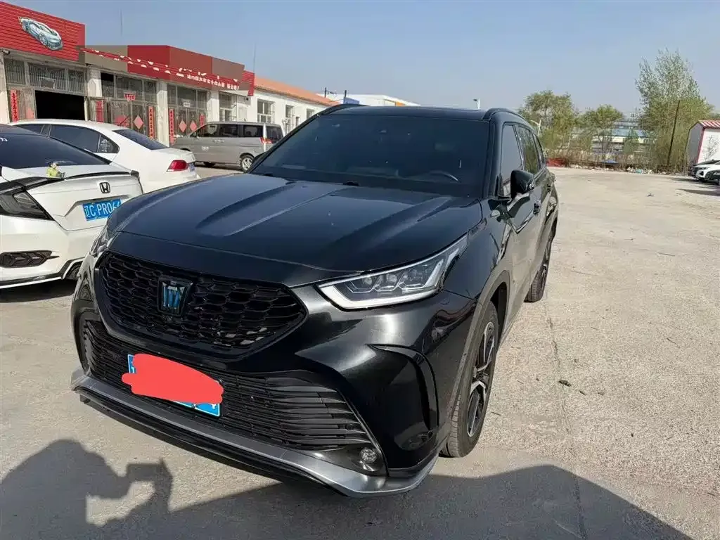 Toyota Crown Kluger 2022 из CN, фото 3