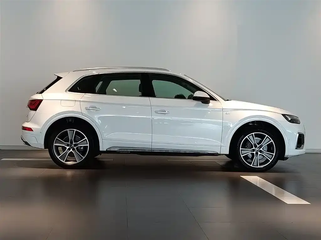 Audi Q5L 2022 из CN, фото 8