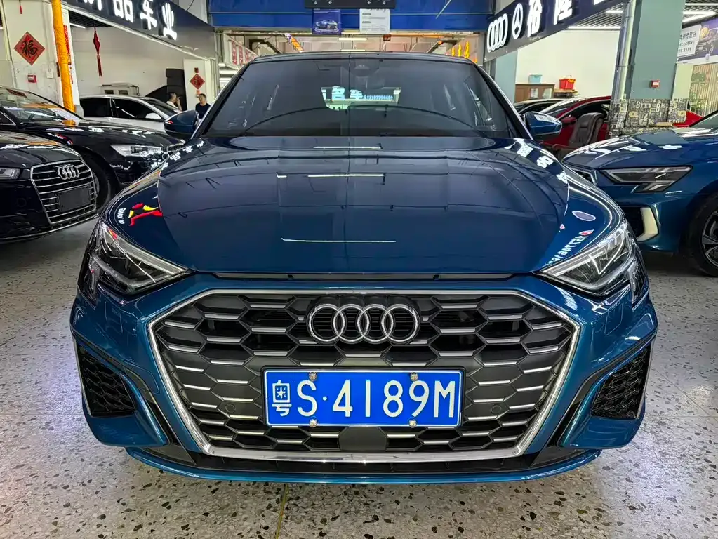Audi A3 2023 из CN, фото 3