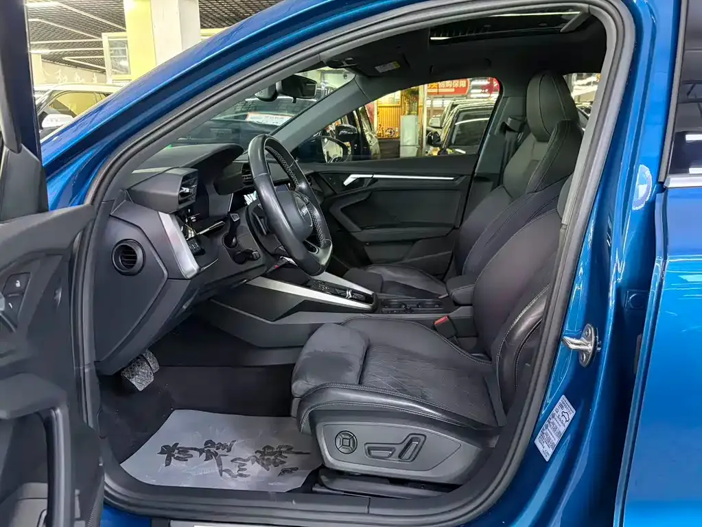 Audi A3 2023 из CN, фото 6