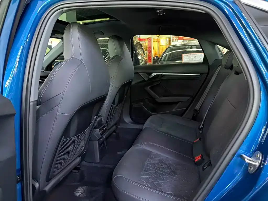 Audi A3 2023 из CN, фото 4