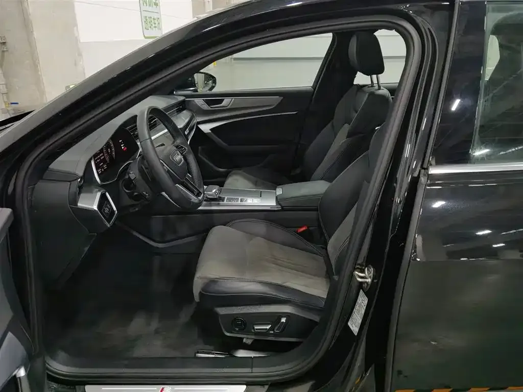 Audi A6L 2023 из CN, фото 3