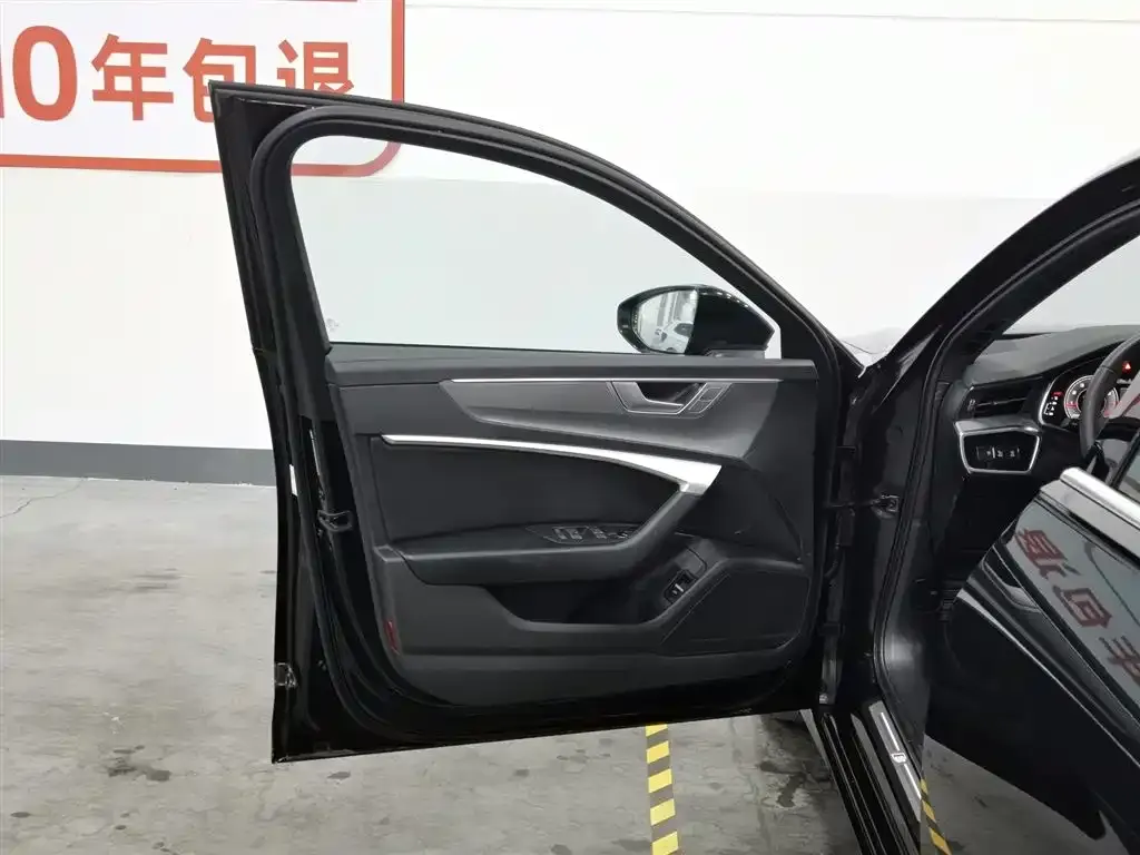 Audi A6L 2023 из CN, фото 5