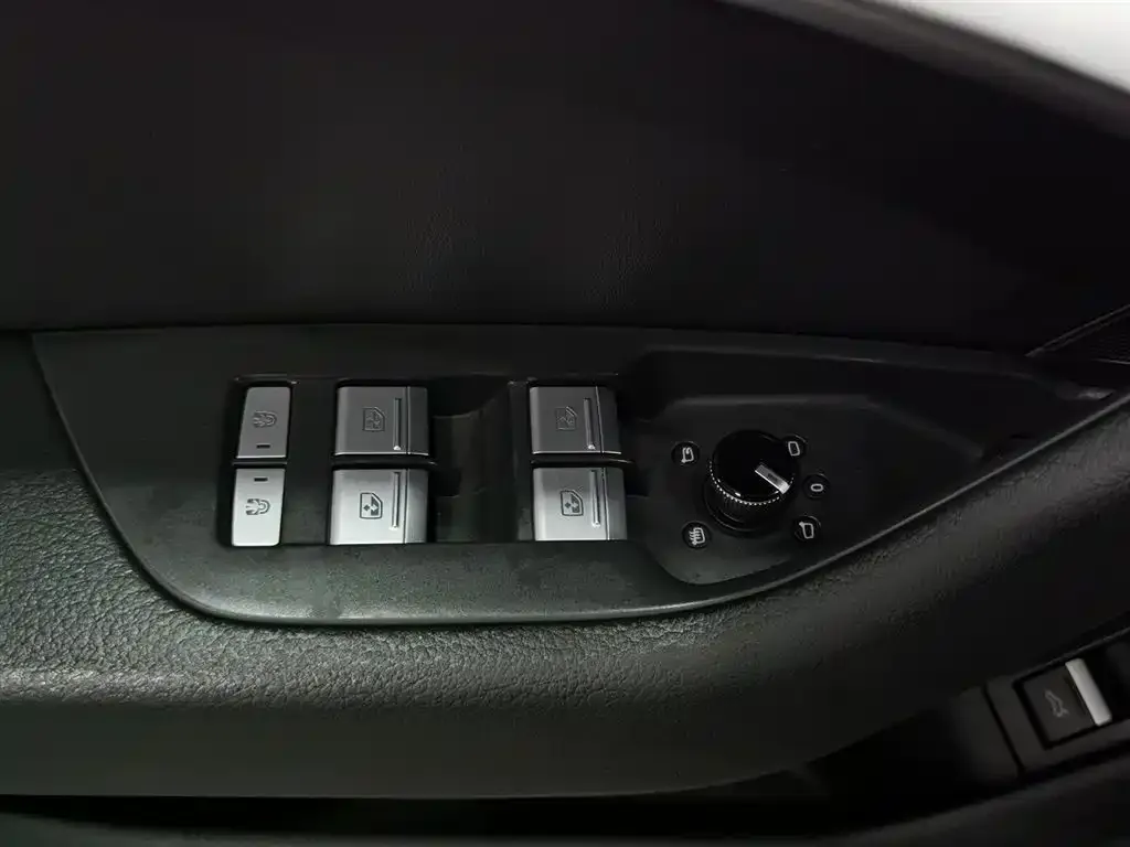 Audi A6L 2023 из CN, фото 2