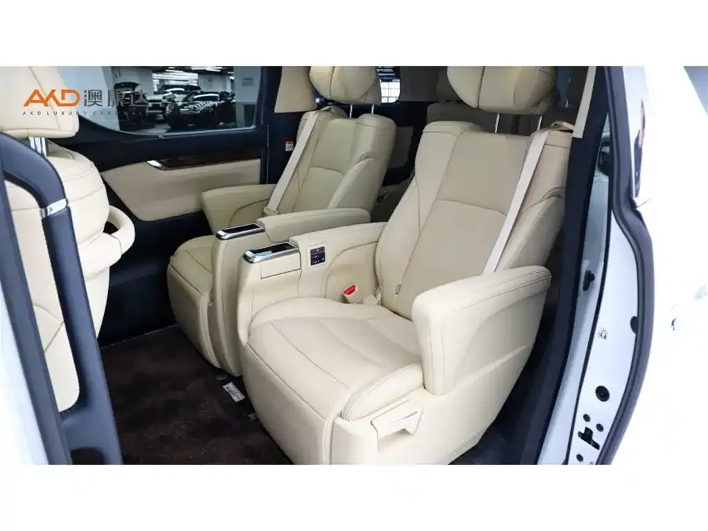Toyota Alphard 2023 из CN, фото 5