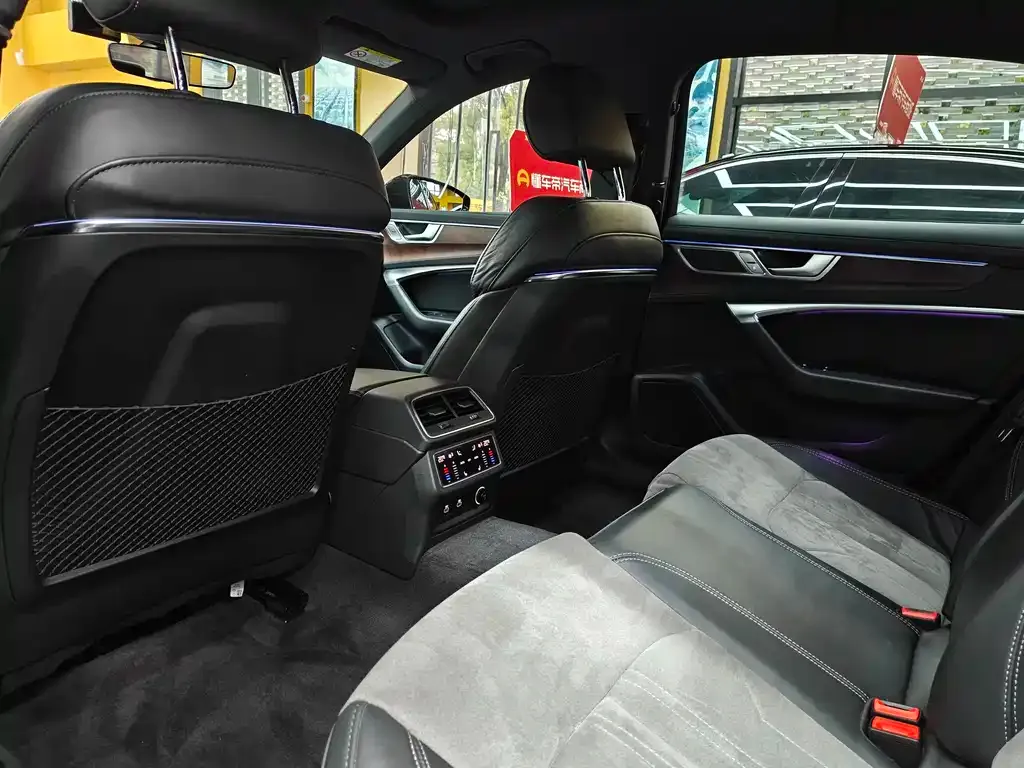 Audi A6L 2023 из CN, фото 4