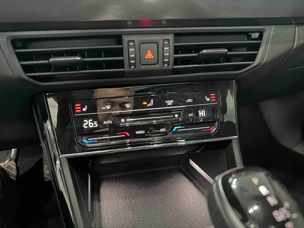 Volkswagen Passat 2022 из CN, фото 4